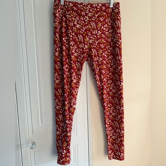 LuLaRoe fall leaf Leggings Tall & Curvy red cream - Picture 1 of 6